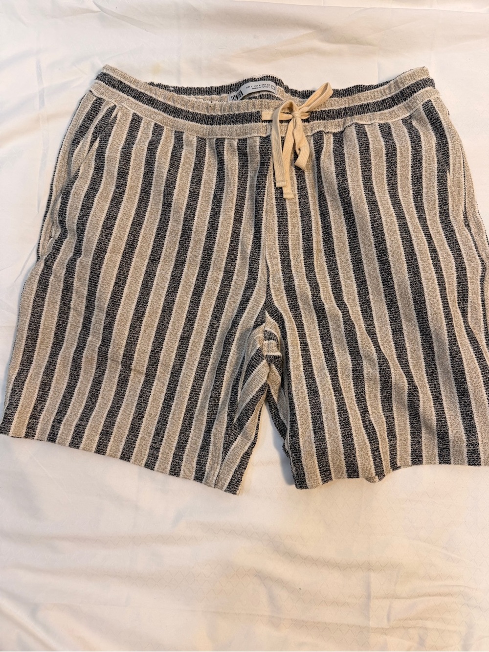 Zara Men’s Striped Drawstring Shorts M Beige Navy Resort Summer
